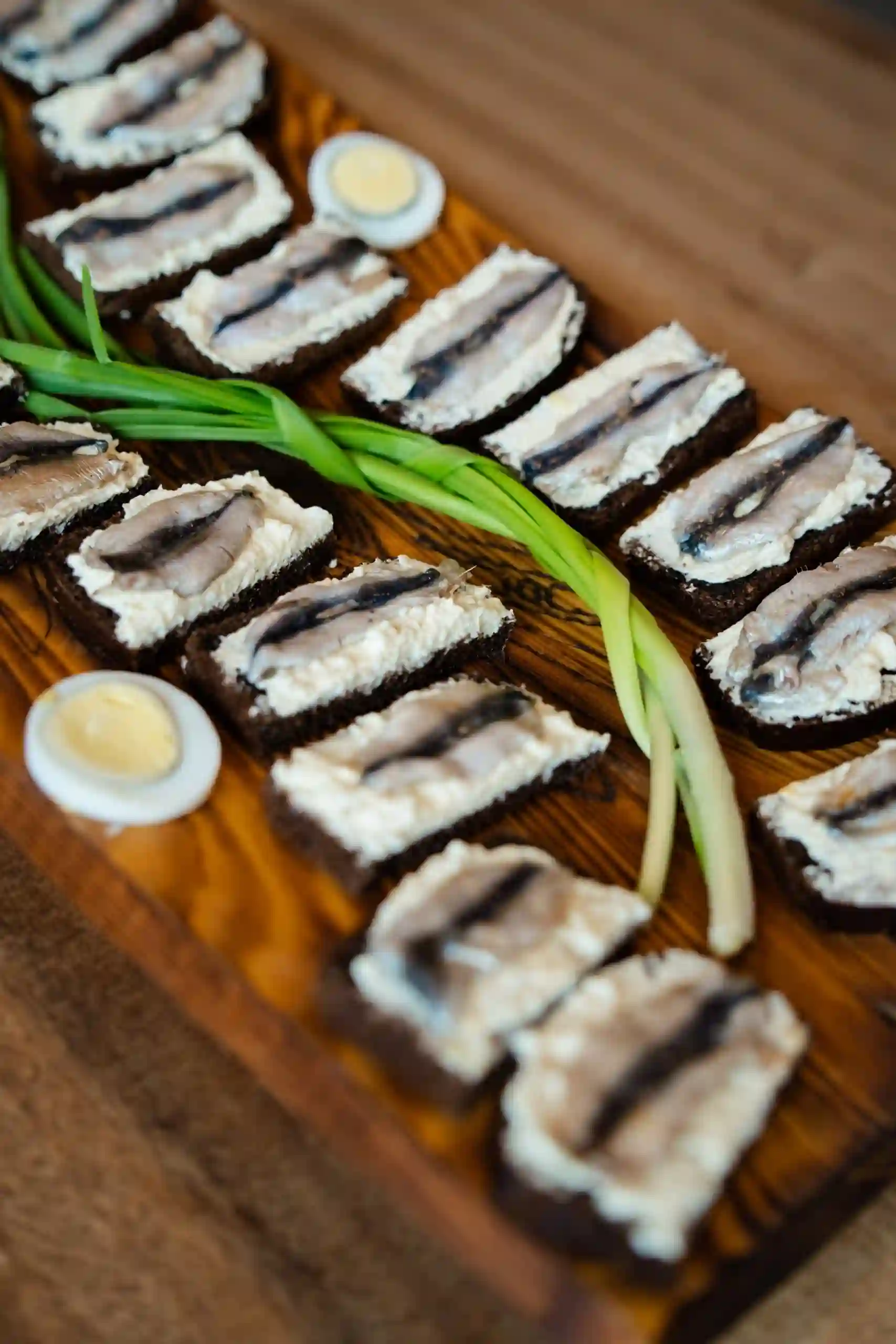 Эстонские бутерброды с килькой (kiluv&otilde;ileib) впроекте &laquo;Хлеб без границ&raquo;, организованном КРОО ПРОИ &laquo;Очаг&raquo;