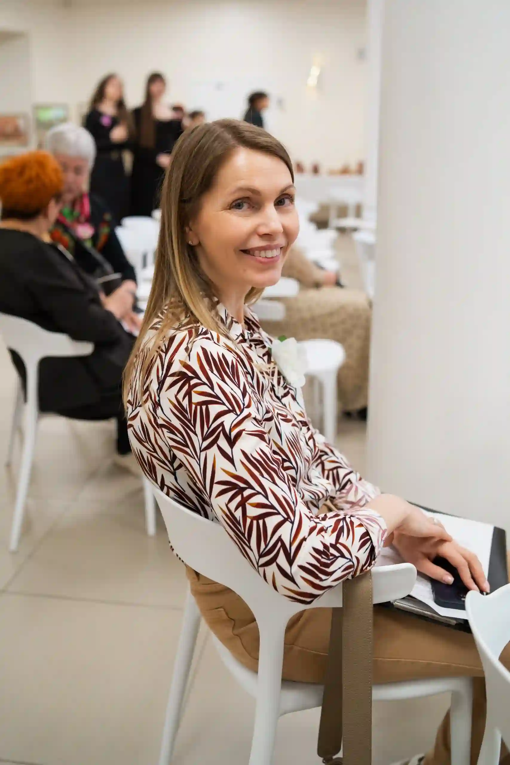 Римма Подорожная во время салонной встречи &laquo;Диалог цветов&raquo;. Фотография: Дарья Рамус