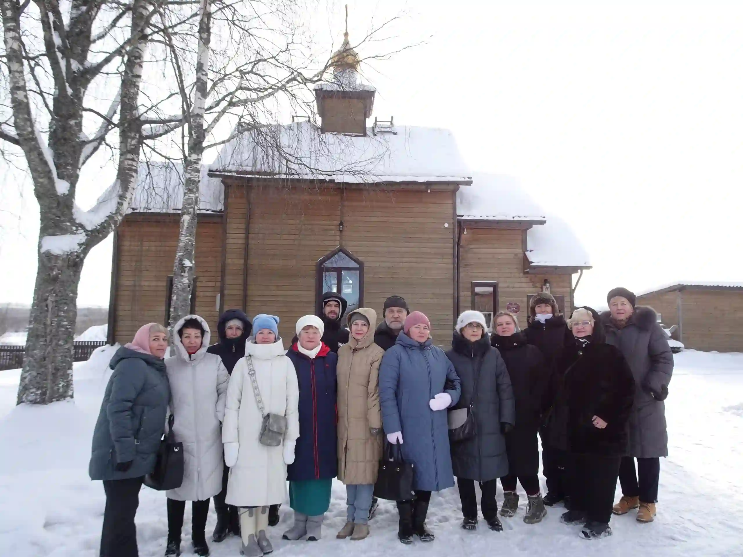 Группа возле церкви в Святозере